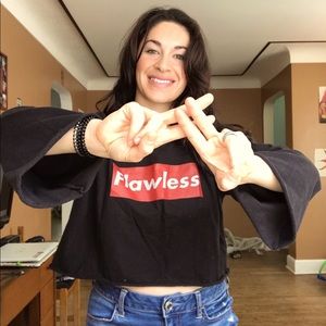 STREETWEAR SOCIETY graphic FLAWLESS crop top